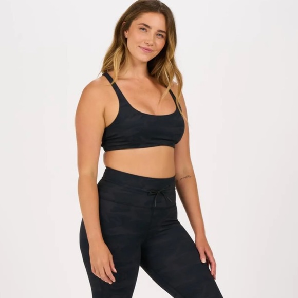 Vuori Other - Vuori Yosemite Bra in black camo various sizes